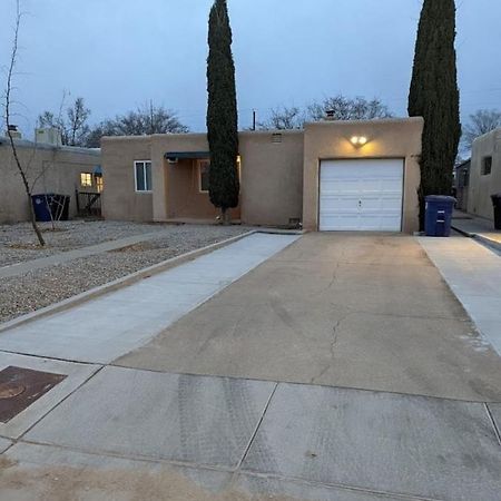 Amazing 2Br Home - Steps To Unm North Campus Albuquerque Exteriér fotografie