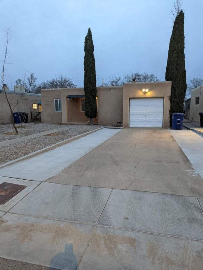 Amazing 2Br Home - Steps To Unm North Campus Albuquerque Exteriér fotografie