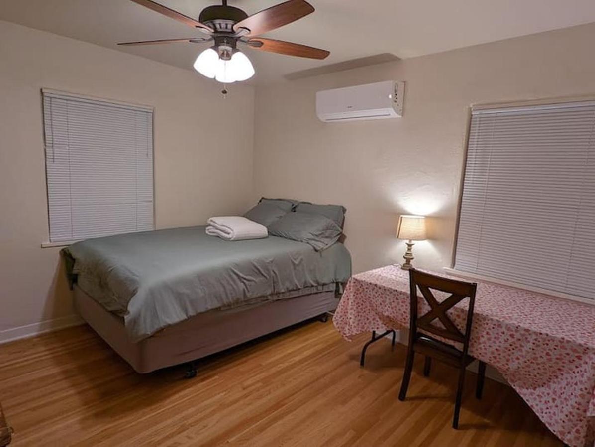 Amazing 2Br Home - Steps To Unm North Campus Albuquerque Exteriér fotografie